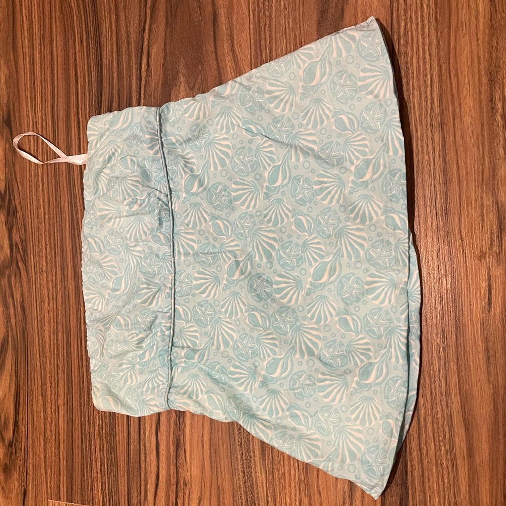Vineyard vines strapless blue top. Size 6